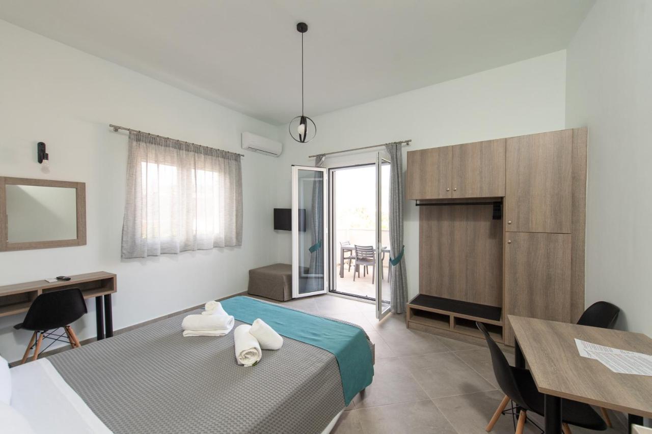 Loggos Apartments Longos  Luaran gambar